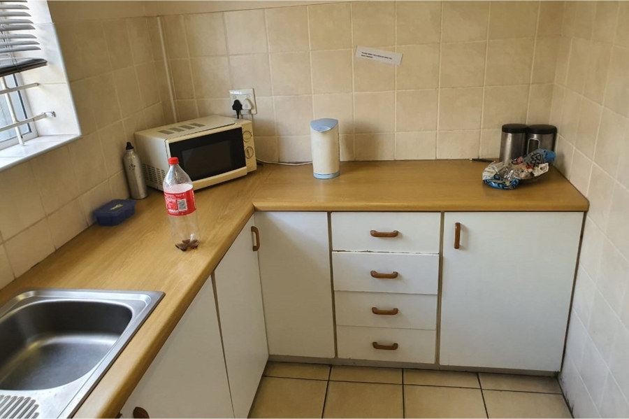 To Let commercial Property for Rent in Walmer Eastern Cape
